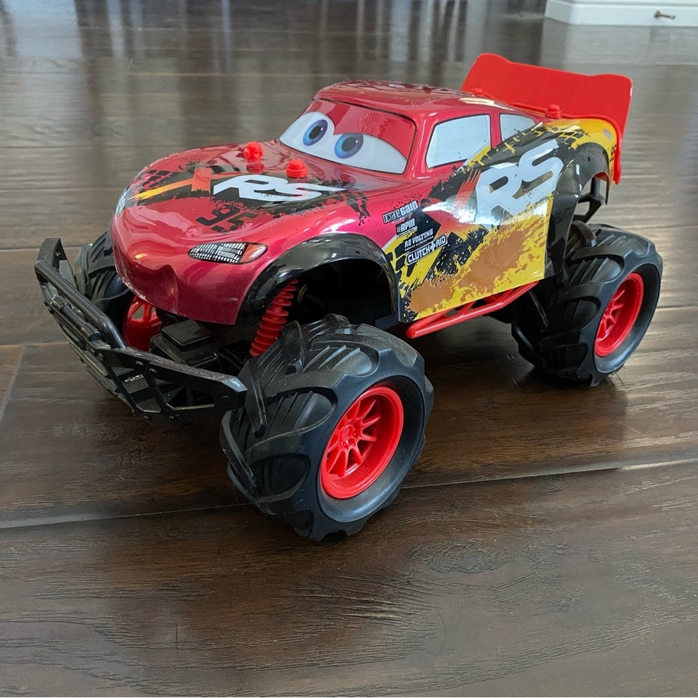 Disney Cars lighting McQueen racing car toy for kids